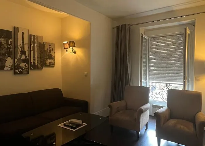 Luxe Apartment Near Champs Elysees