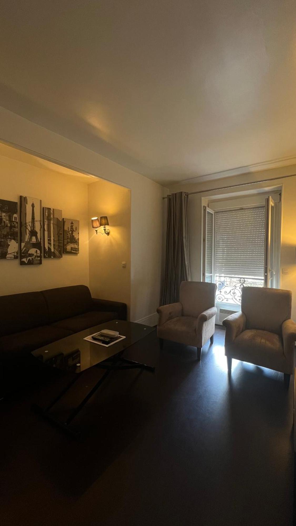 Luxe Near Champs Elysees Apartment